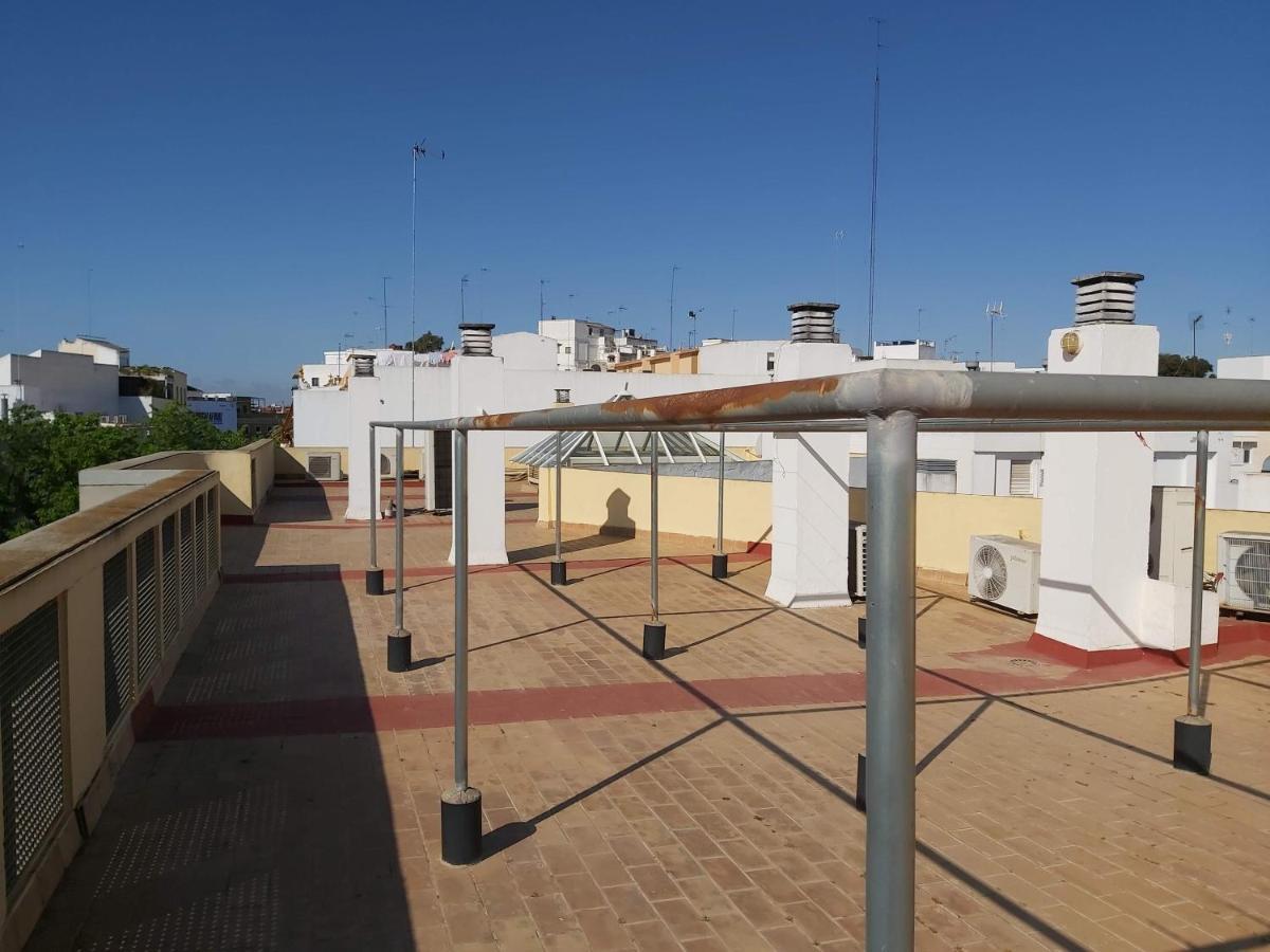 Misterhost San Bernardo Jardines De Murillo إشبيلية المظهر الخارجي الصورة